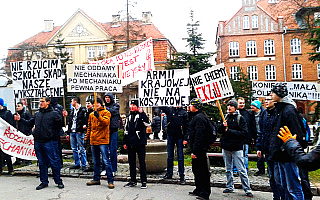 Uczniowskie protesty na ulicach Ełku